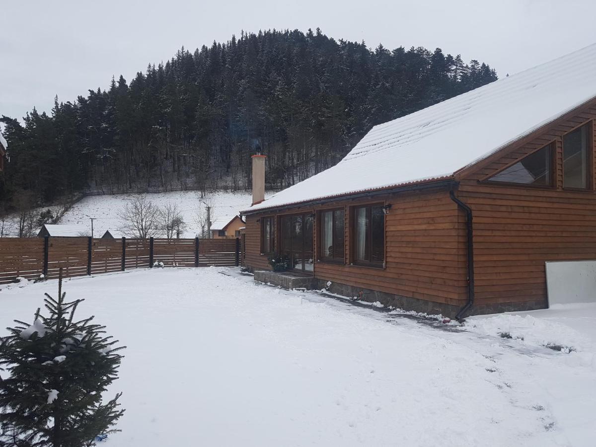 Sura Lu' Vasile. Bed & Breakfast Crivina  Bagian luar foto
