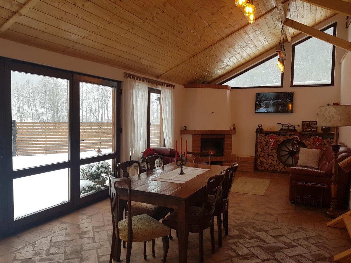 Sura Lu' Vasile. Bed & Breakfast Crivina  Bagian luar foto